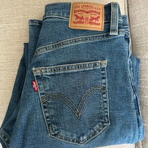 Levi’s Ribcage Straight Ankle Jeans size 26/27